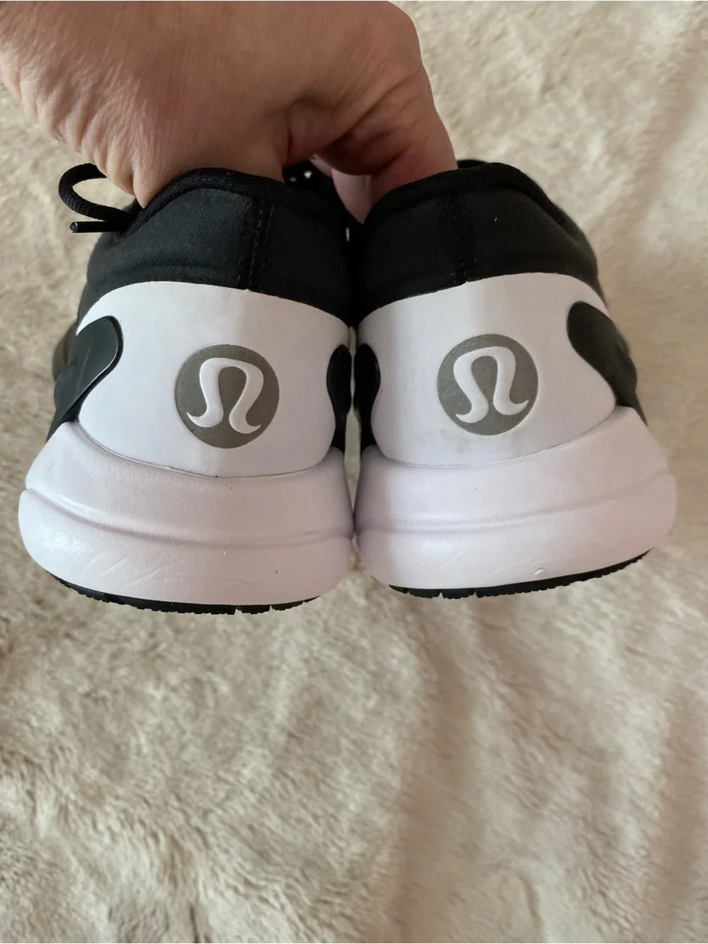 Lululemon Athletica women’s Blissfeel black running sneakers